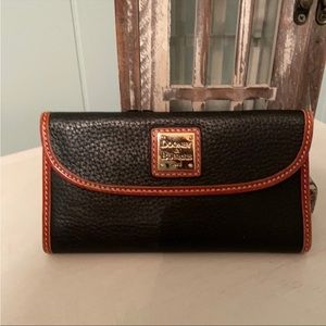 DOONEY & BOURKE Pebbled Grain Leather Wallet